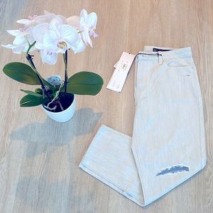 😍New Armani Boyfriend cropped mid rise jeans.🥰